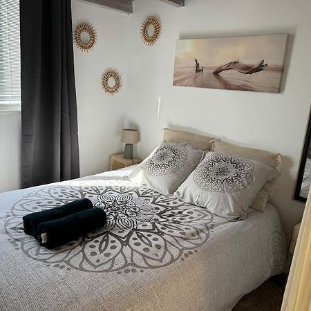 Ღ L'Entr'Act • Au Coeur De Ville Et Du Vieux Port La Rochelle  Luaran gambar