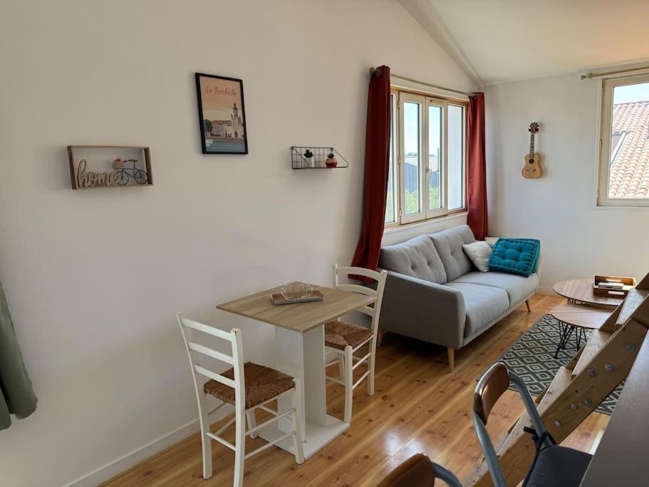 Ღ L'Entr'Act • Au Coeur De Ville Et Du Vieux Port La Rochelle  Luaran gambar